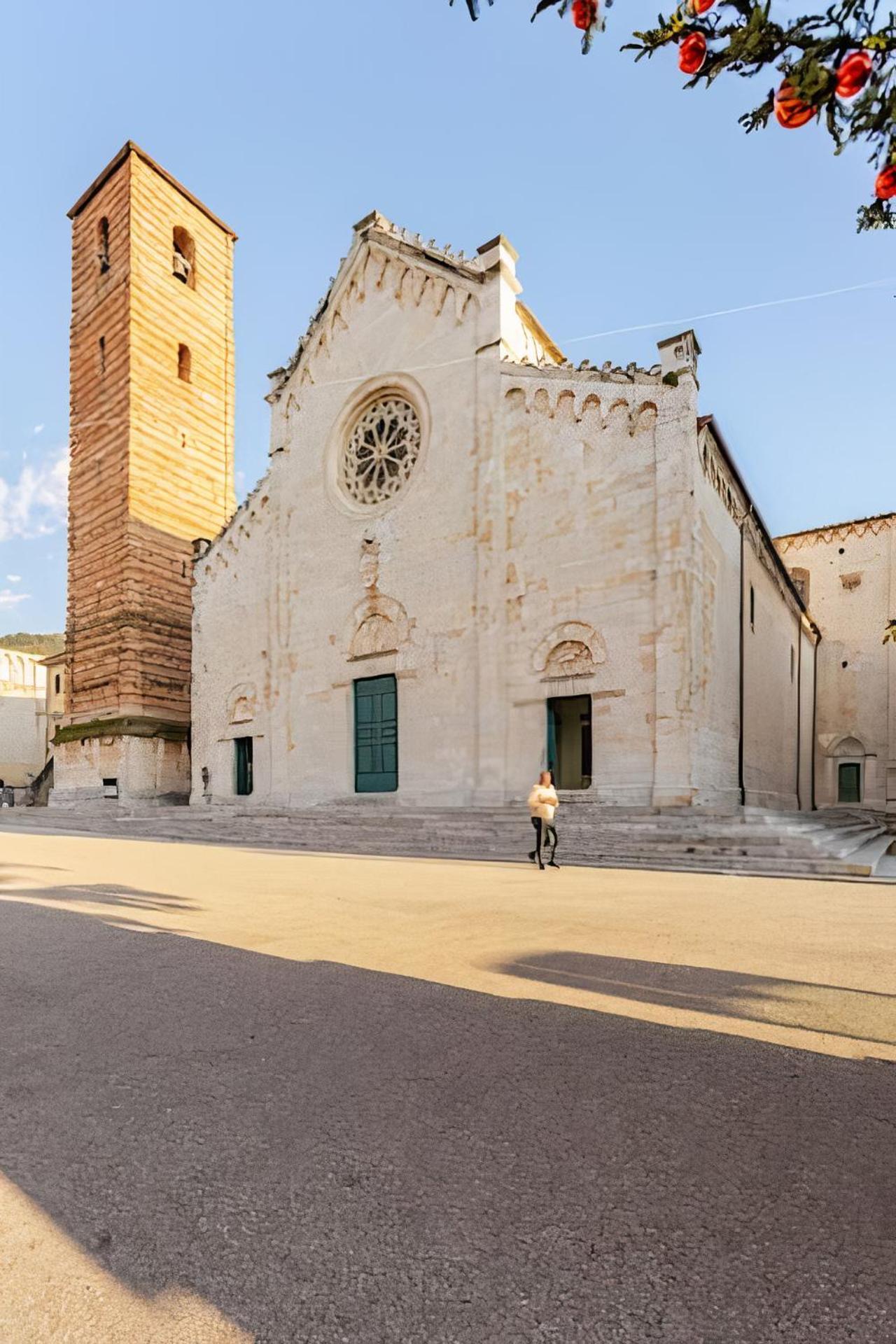פיאטרה סנטה Appartamento A 150M Dal Duomo מראה חיצוני תמונה